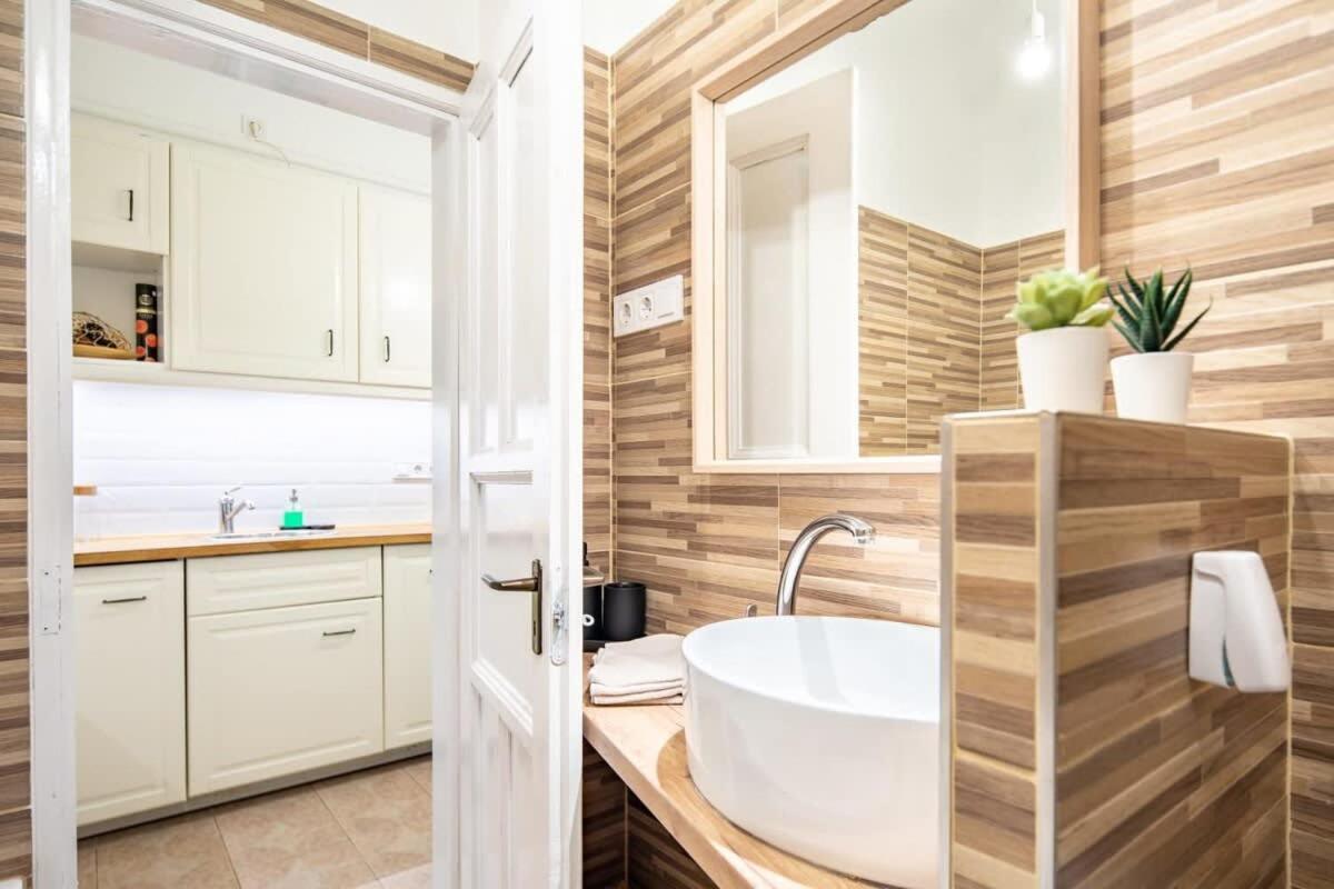 Convenient Apartment At Gastro Driven Location 부다페스트 외부 사진