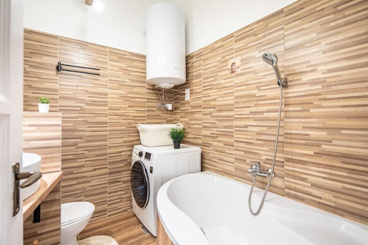 Convenient Apartment At Gastro Driven Location 부다페스트 외부 사진