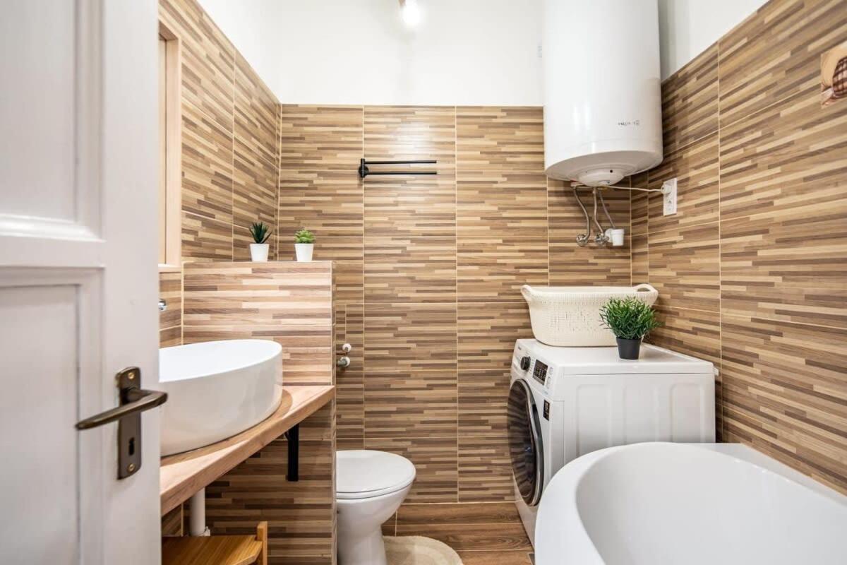 Convenient Apartment At Gastro Driven Location 부다페스트 외부 사진